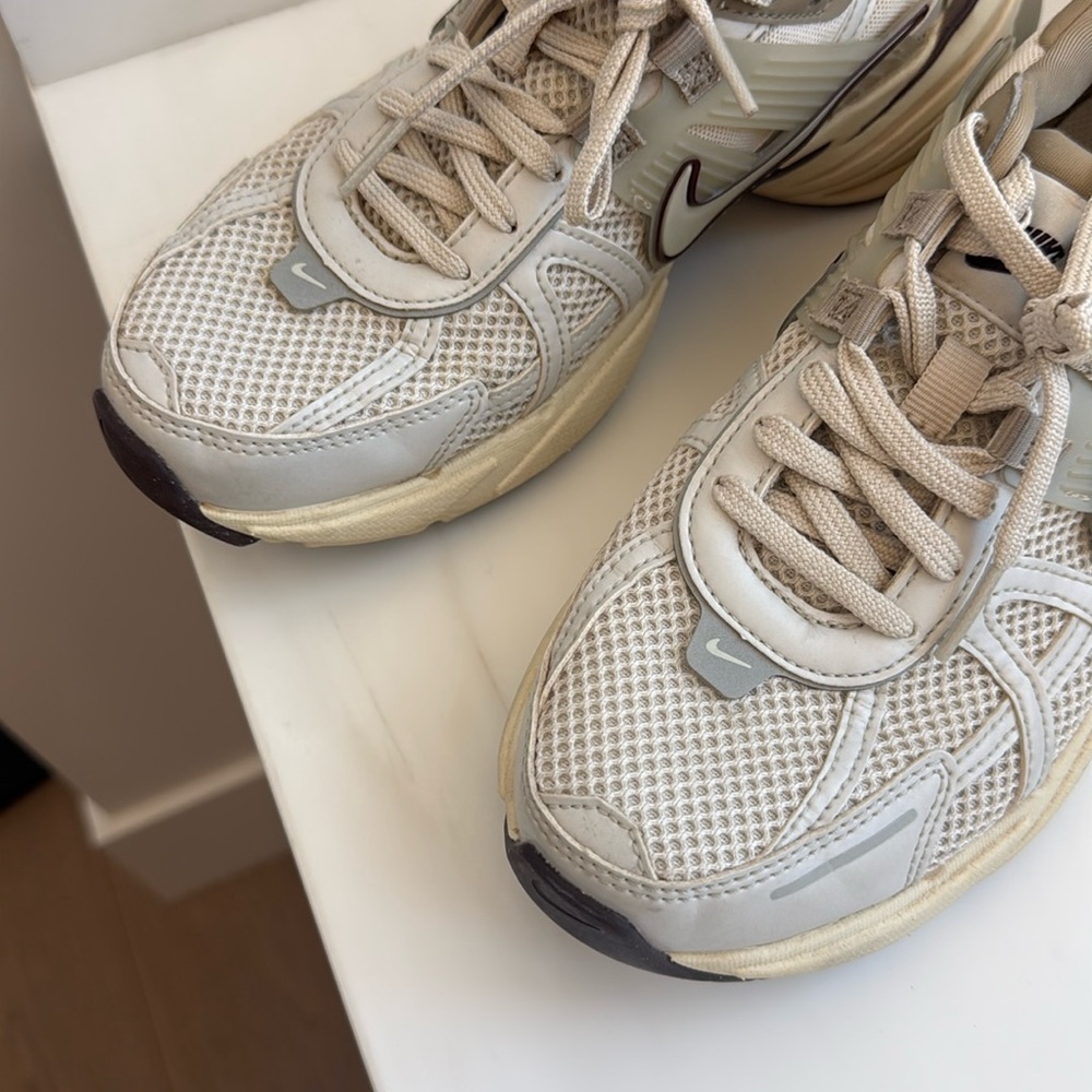 Nike v2k Athletic Sneakers - Picture 5 of 6